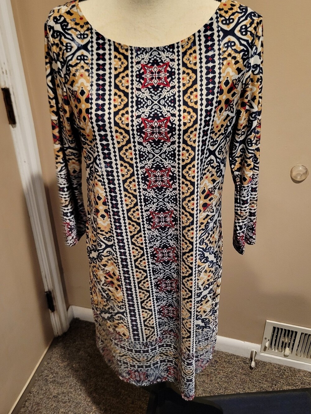 🔥5/$20 Haani Long Sleeve Printed Shift Dress in Cream, Navy & Red